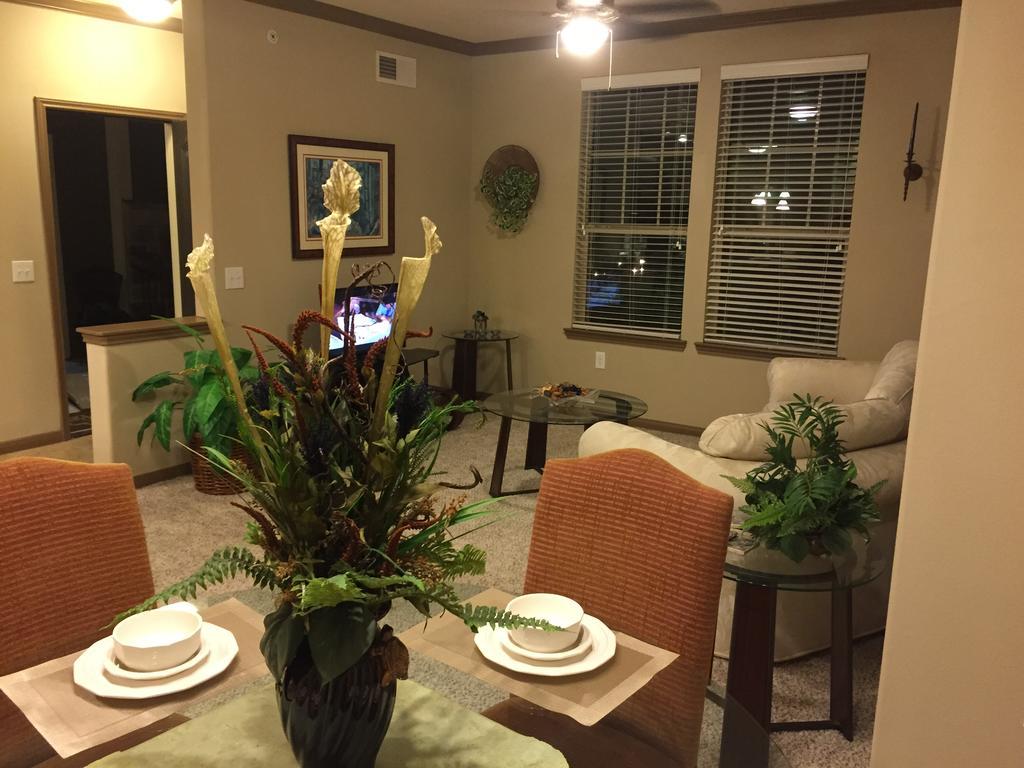 Style Apartment/home - * The Woodlands